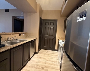 8000 W Badura Avenue - Photo Thumbnail 5