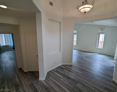 8148 Slate Falls Street - Photo Thumbnail 21