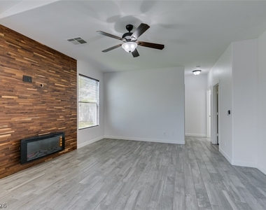7943 Meandering Path Avenue - Photo Thumbnail 5