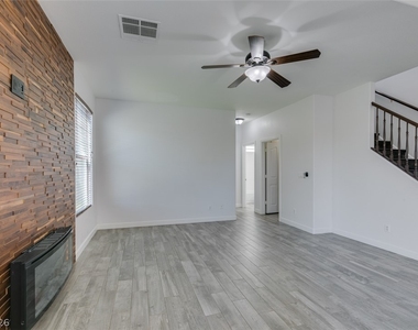 7943 Meandering Path Avenue - Photo Thumbnail 6