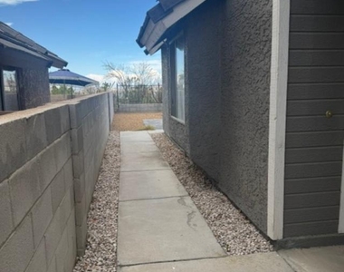1681 Duarte Drive - Photo Thumbnail 3