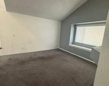 1681 Duarte Drive - Photo Thumbnail 4