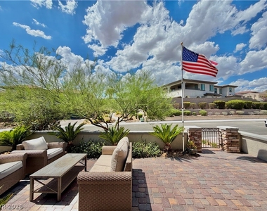272 Highspring Street - Photo Thumbnail 7