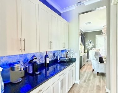 272 Highspring Street - Photo Thumbnail 16