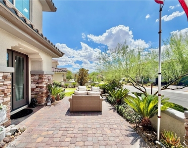 272 Highspring Street - Photo Thumbnail 6