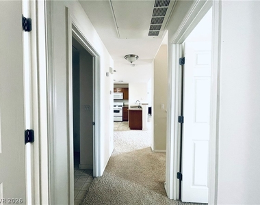 7701 W Robindale Road - Photo Thumbnail 10