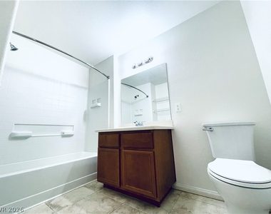 7701 W Robindale Road - Photo Thumbnail 19