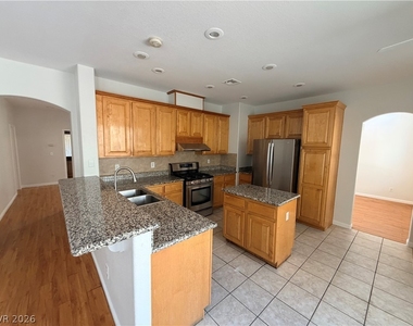 9812 Antelope Canyon Avenue - Photo Thumbnail 3