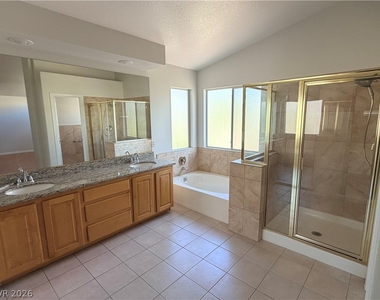 9812 Antelope Canyon Avenue - Photo Thumbnail 12