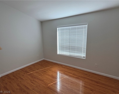9812 Antelope Canyon Avenue - Photo Thumbnail 13