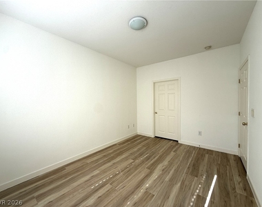 6160 Rumrill Street - Photo Thumbnail 14