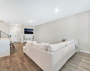 11569 Cedar Shore Avenue - Photo Thumbnail 4
