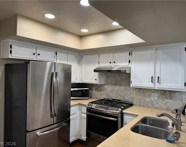 5240 Fighting Fish Way - Photo Thumbnail 11