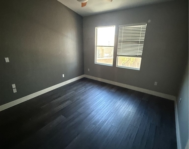 821 Peachy Canyon Circle - Photo Thumbnail 19