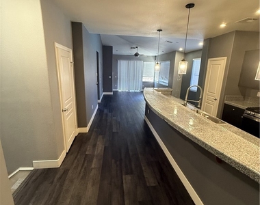 821 Peachy Canyon Circle - Photo Thumbnail 6