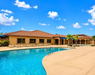 4780 Lorenzo Way - Photo Thumbnail 13