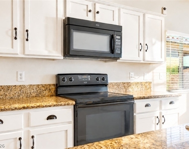 4780 Lorenzo Way - Photo Thumbnail 5