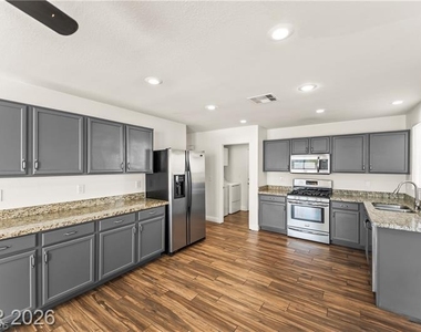 8708 Majestic Pine Avenue - Photo Thumbnail 5