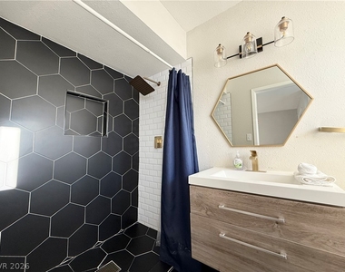 1526 E Twain Avenue - Photo Thumbnail 14