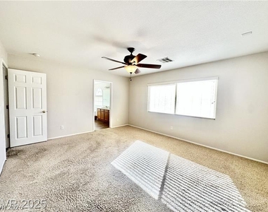 7623 Glorietta Bay Court - Photo Thumbnail 14