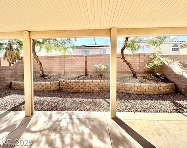 7623 Glorietta Bay Court - Photo Thumbnail 18