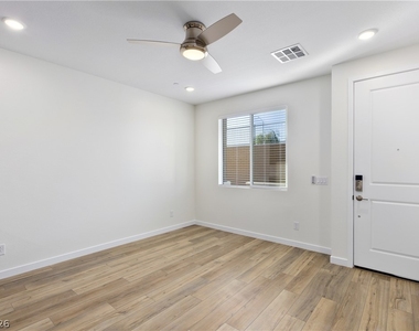 212 Freeport View Place - Photo Thumbnail 2