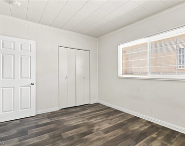 1315 Oakwood Avenue - Photo Thumbnail 21