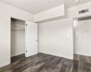 1315 Oakwood Avenue - Photo Thumbnail 26