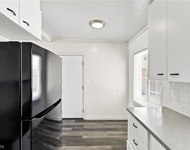 1315 Oakwood Avenue - Photo Thumbnail 15