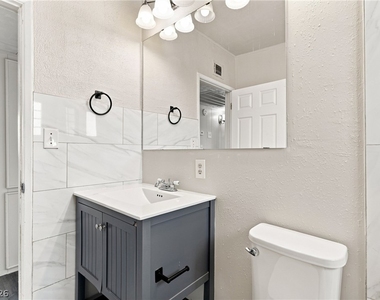 1315 Oakwood Avenue - Photo Thumbnail 17