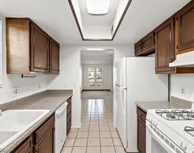 3925 Cambridge Street - Photo Thumbnail 11
