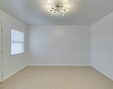 1116 S Casino Center Boulevard - Photo Thumbnail 12