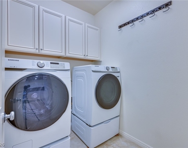 2983 Duverney Avenue - Photo Thumbnail 12