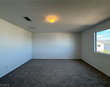 7640 Royal Halo Avenue - Photo Thumbnail 14