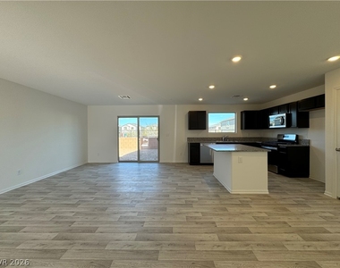7640 Royal Halo Avenue - Photo Thumbnail 2
