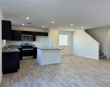 7640 Royal Halo Avenue - Photo Thumbnail 23