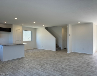 7640 Royal Halo Avenue - Photo Thumbnail 6