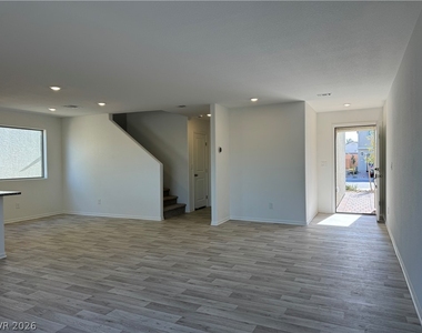 7640 Royal Halo Avenue - Photo Thumbnail 21