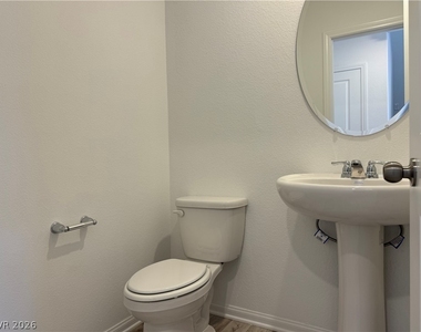 7640 Royal Halo Avenue - Photo Thumbnail 10