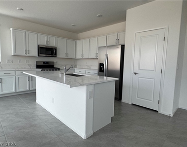 5958 Night Hawk Hill Street - Photo Thumbnail 8
