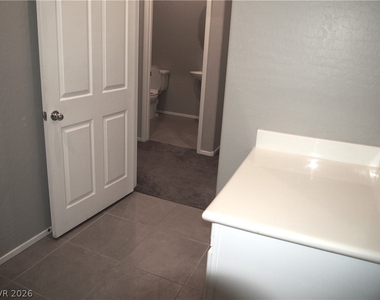 735 Orange Plume Walk - Photo Thumbnail 16