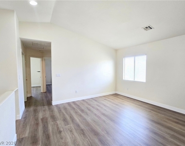 7593 Garden Galley Street - Photo Thumbnail 17