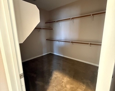 7176 Laramie Avenue - Photo Thumbnail 16