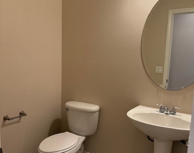 7176 Laramie Avenue - Photo Thumbnail 12