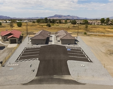 660 San Lorenzo Street - Photo Thumbnail 20