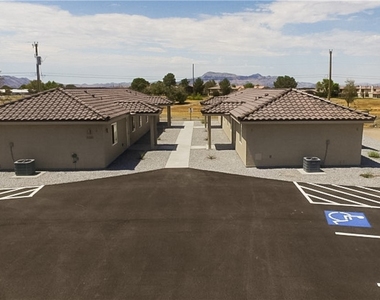 660 San Lorenzo Street - Photo Thumbnail 18