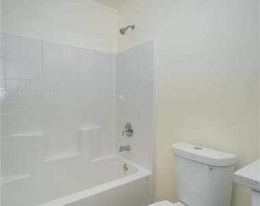 660 San Lorenzo Street - Photo Thumbnail 10