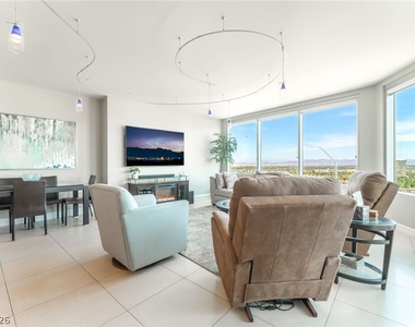 322 Karen Avenue - Photo Thumbnail 2