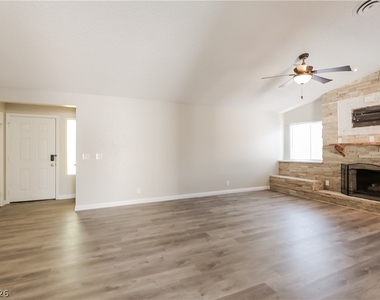 5322 Camden Avenue - Photo Thumbnail 1