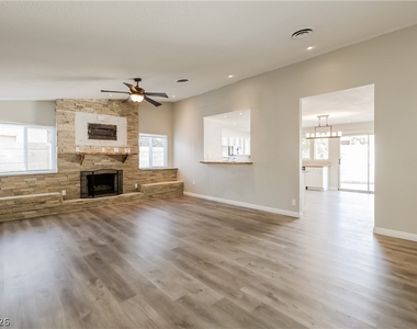 5322 Camden Avenue - Photo Thumbnail 2